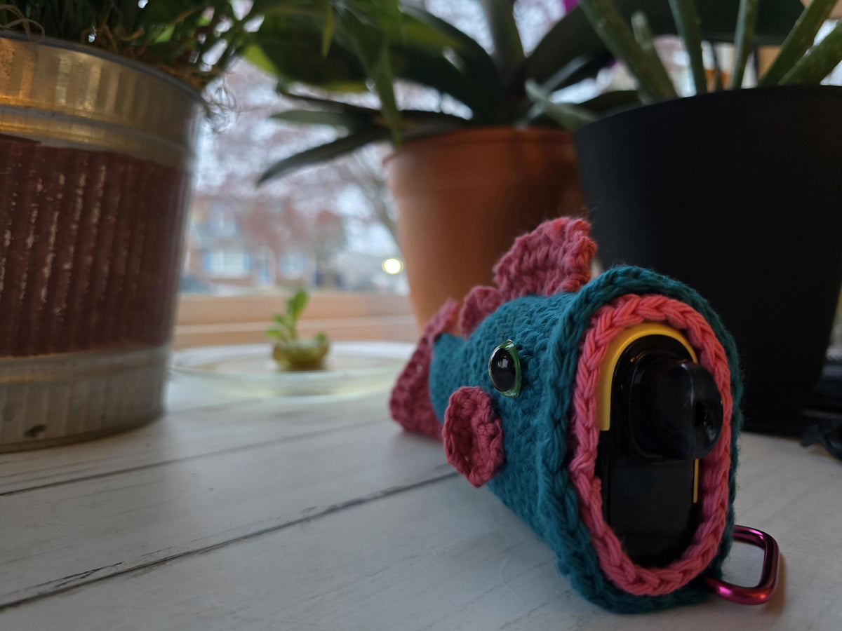 Penjamin / Pennifer Crocheted Puff Puff Pass Largemouth Bass Holder