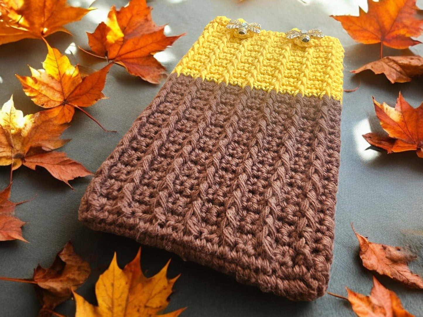 Crocheted Kindle Sleeve Cover: Handmade Bee Design