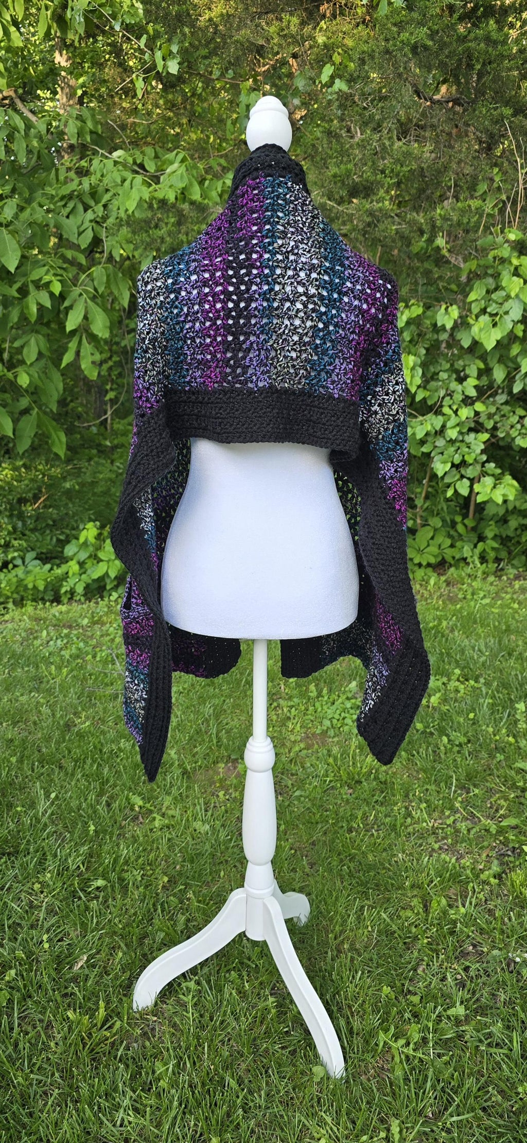Crochet Pocket Shawl: Handmade Boho Wrap with Pockets