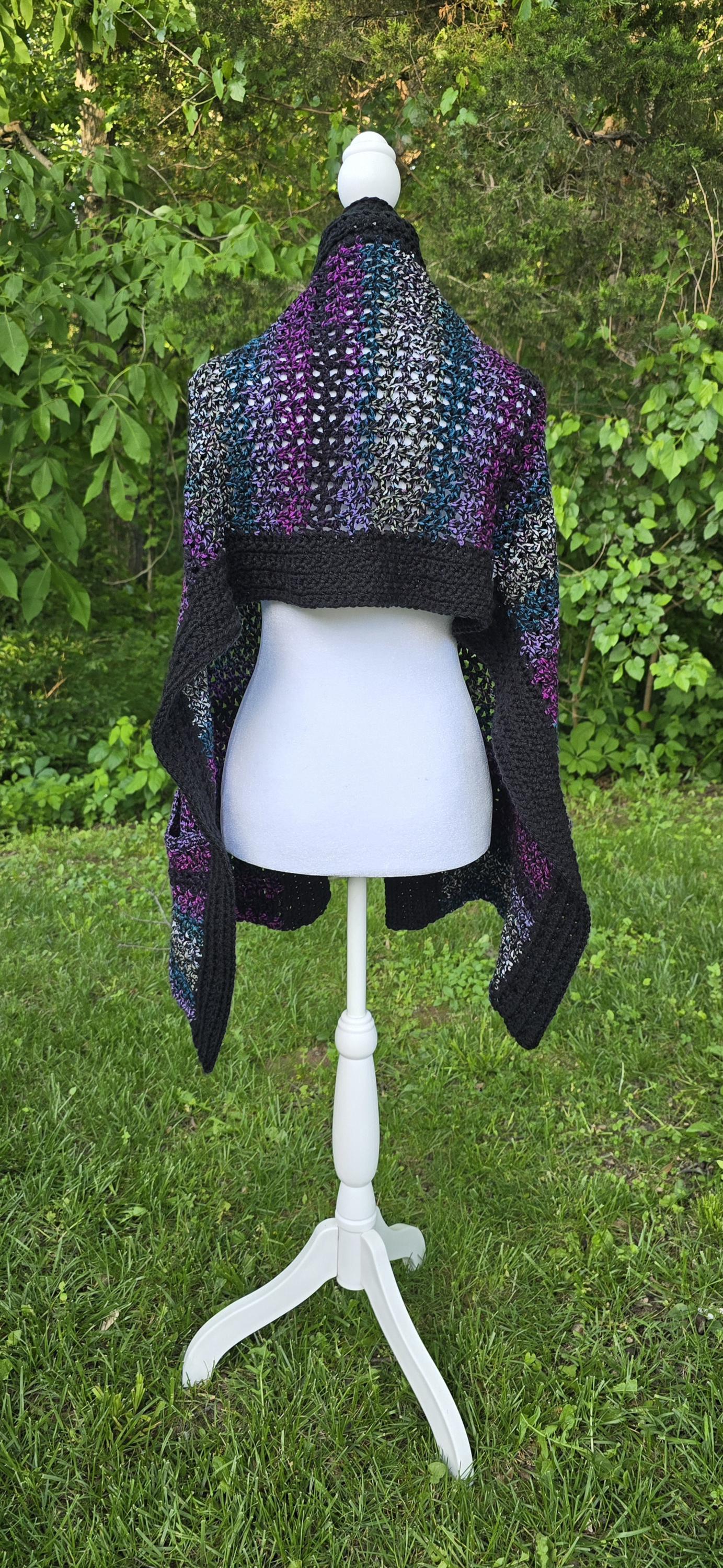 Crochet Pocket Shawl: Handmade Boho Wrap with Pockets